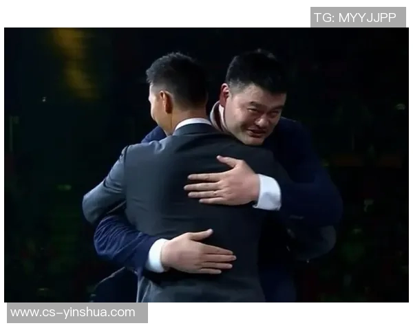 姚明重返赛场引发球迷热潮球迷们齐聚一堂共庆篮球盛宴 姚明重返赛场引发球迷热潮球迷们齐聚一堂共庆篮球盛宴