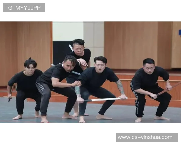 广州街舞队协作之道:探索团队配合与舞蹈艺术的完美融合 广州街舞队协作之道:探索团队配合与舞蹈艺术的完美融合